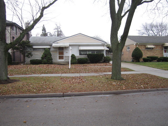 Property Photo for 8247 N Octavia Avenue, NILES, IL 60714, MLS # 08498769 Property Photo for 8247 N Octavia Avenue, NILES, IL 60714, MLS # 08498769