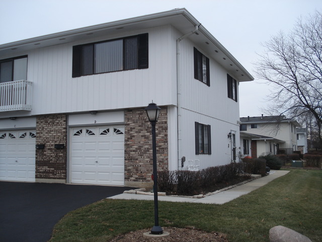 Property Photo for 119 FAIRLANE Court, BLOOMINGDALE, IL 60108, MLS # 08499183 Property Photo for 119 FAIRLANE Court, BLOOMINGDALE, IL 60108, MLS # 08499183
