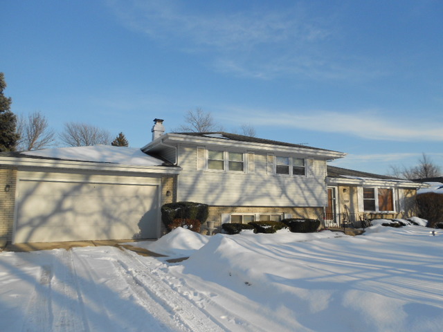 Property Photo for 230 WESTPORT Drive, JOLIET, IL 60431, MLS # 08551952 Property Photo for 230 WESTPORT Drive, JOLIET, IL 60431, MLS # 08551952