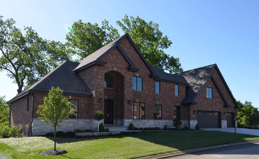 723 Shannon Bridge Dyer, IN 46311 MLS 430178 properties