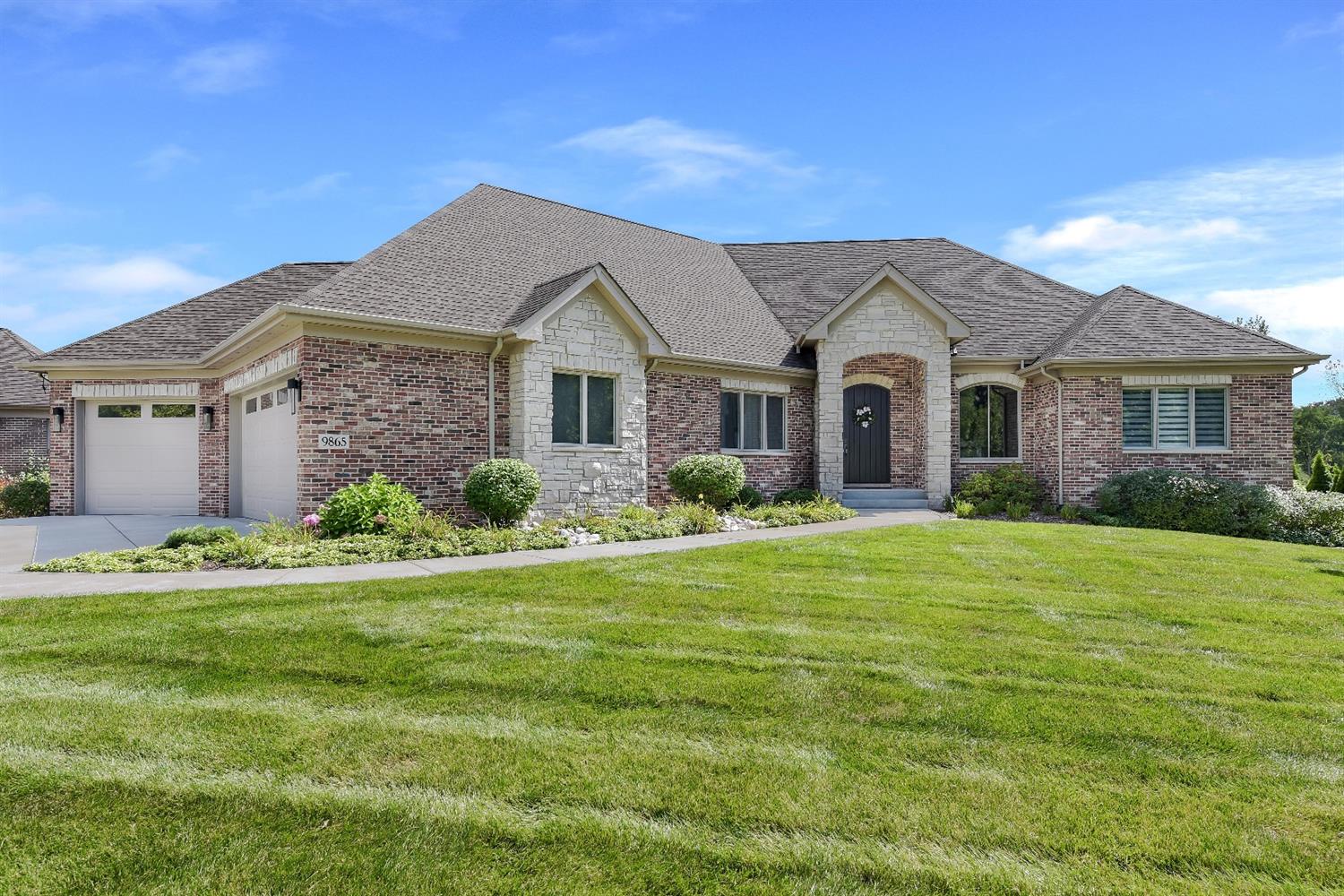 9865 Rosewood Drive St. John, IN 46373 MLS 442466 properties