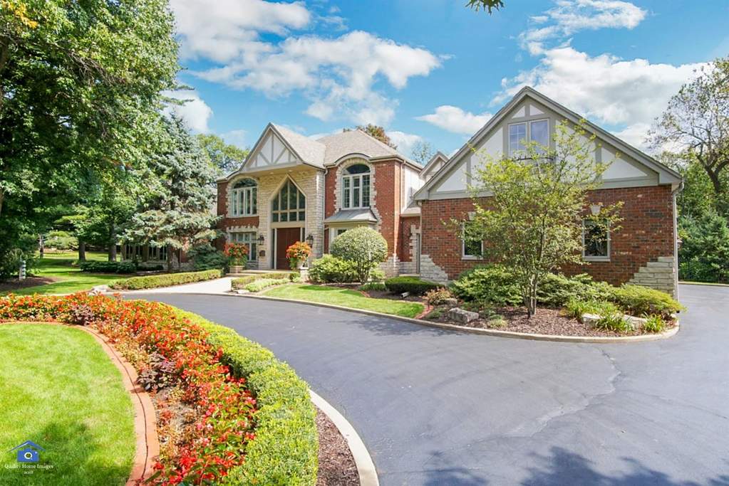 8707 Crestwood Avenue Munster, IN 46321 MLS 447210 properties