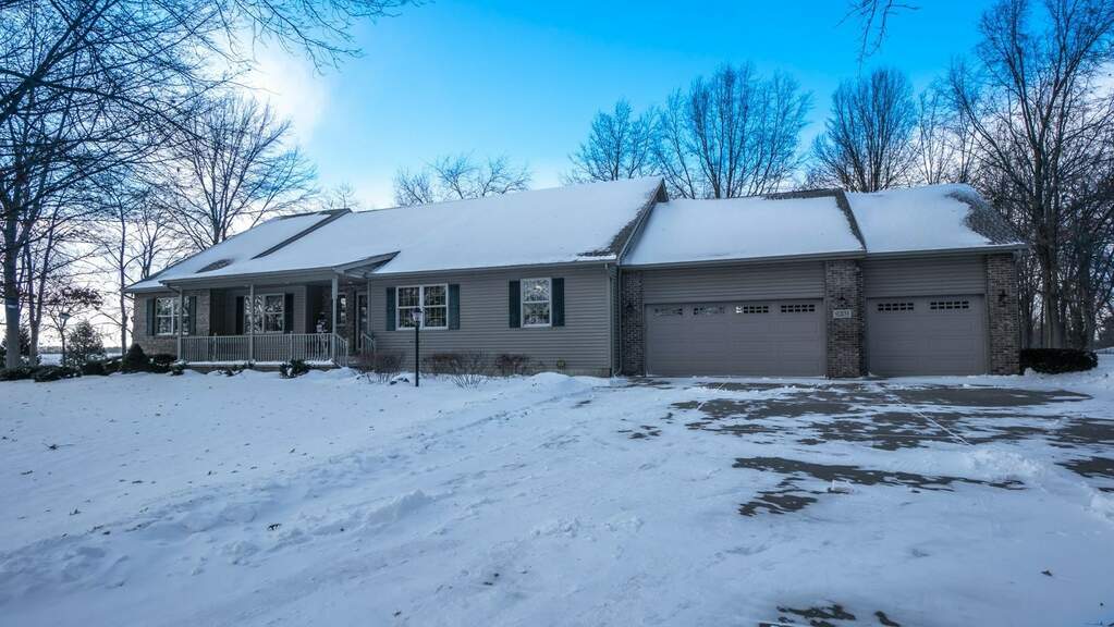 9203 Twin Acre Drive Wanatah, IN 46390 MLS 448878 properties