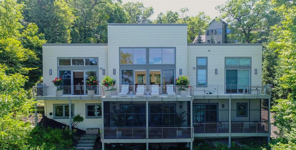 827 E Lake Front Drive Beverly Shores, IN 46301 MLS 449788 properties