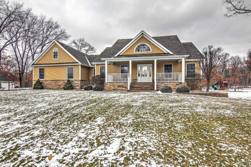 6410 Hilltop Drive Demotte, IN 46310 MLS 449860 properties