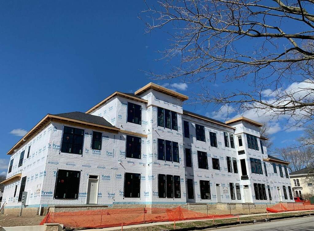 354 Chicago Street 101 Valparaiso, IN 46383 MLS 450693 properties