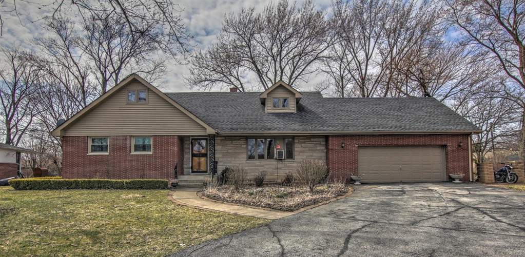 5772 Ellsworth Court Merrillville, IN 46410 MLS 452060 properties