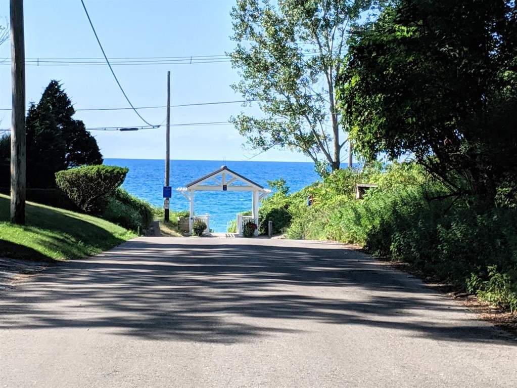 209 Dreamwold Way Michiana Shores, IN 46360 MLS 459996 properties