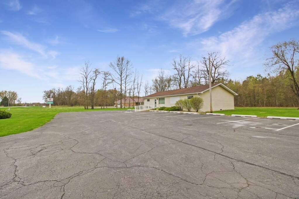 5654 E State Road 10 Demotte, IN 46310 MLS 473466 properties