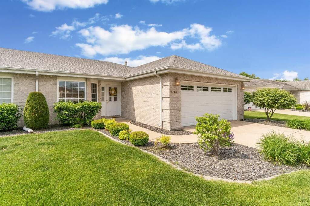 1043 Freedom Circle S Crown Point, IN 46307 MLS 475772 properties