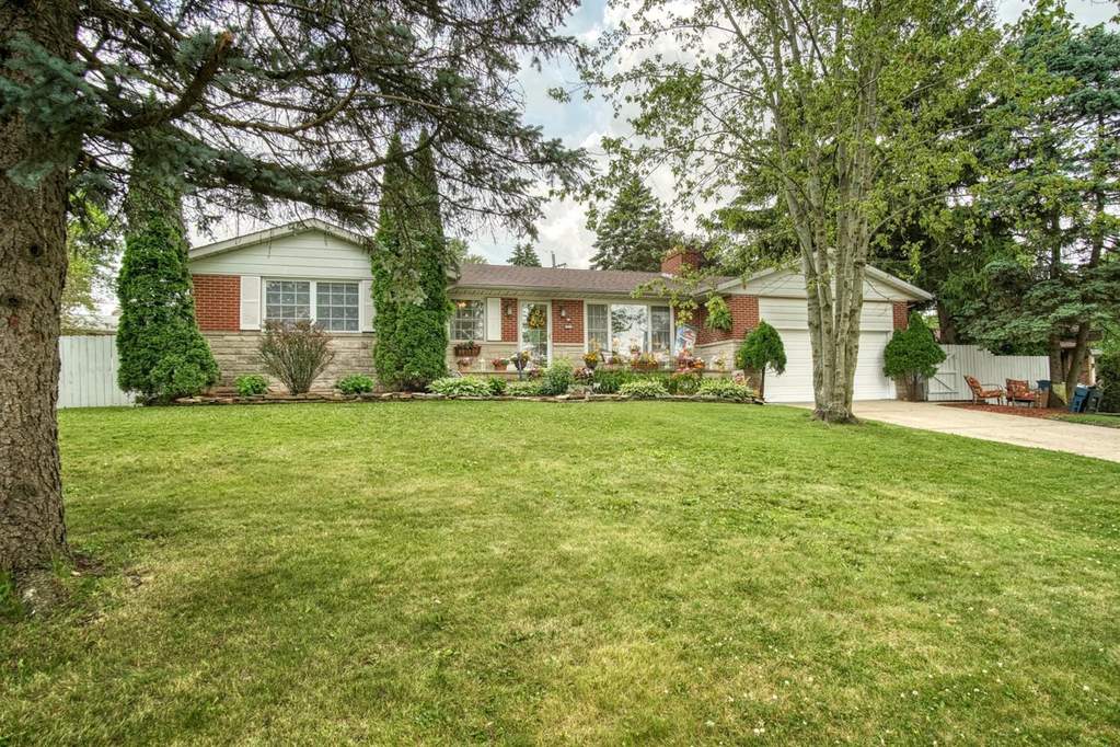 11 Helena Drive Schererville, IN 46375 MLS 477060 properties