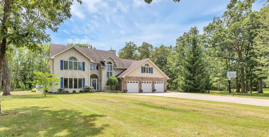 11208 Wicker Avenue Cedar Lake, IN 46303 MLS 478840 properties