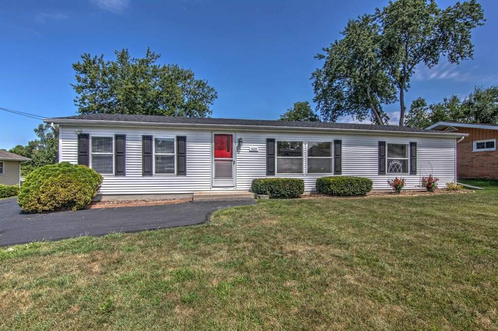 605 W Sigler Street Hebron, IN 46341 MLS 480260 properties