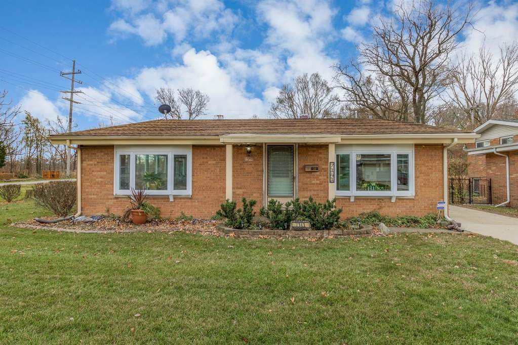 7141 E 1st Avenue Gary, IN 46403 MLS 484776 properties