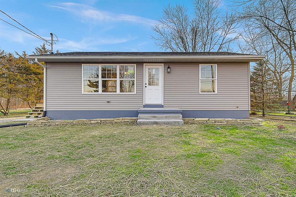 800 S Lakeview Drive Lowell, IN 46356 MLS 486026 properties