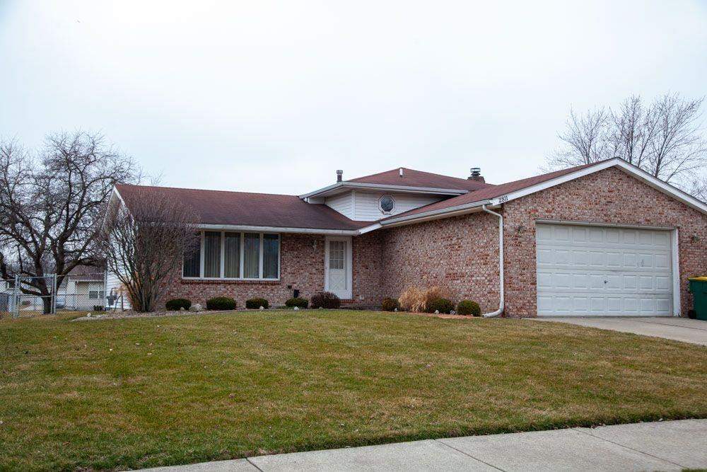2811 W 63rd Lane Merrillville, IN 46410 MLS 489749 properties
