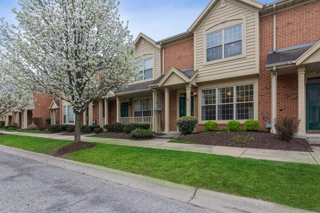 2906 Churchill Lane Highland, IN 46322 MLS 491276 properties