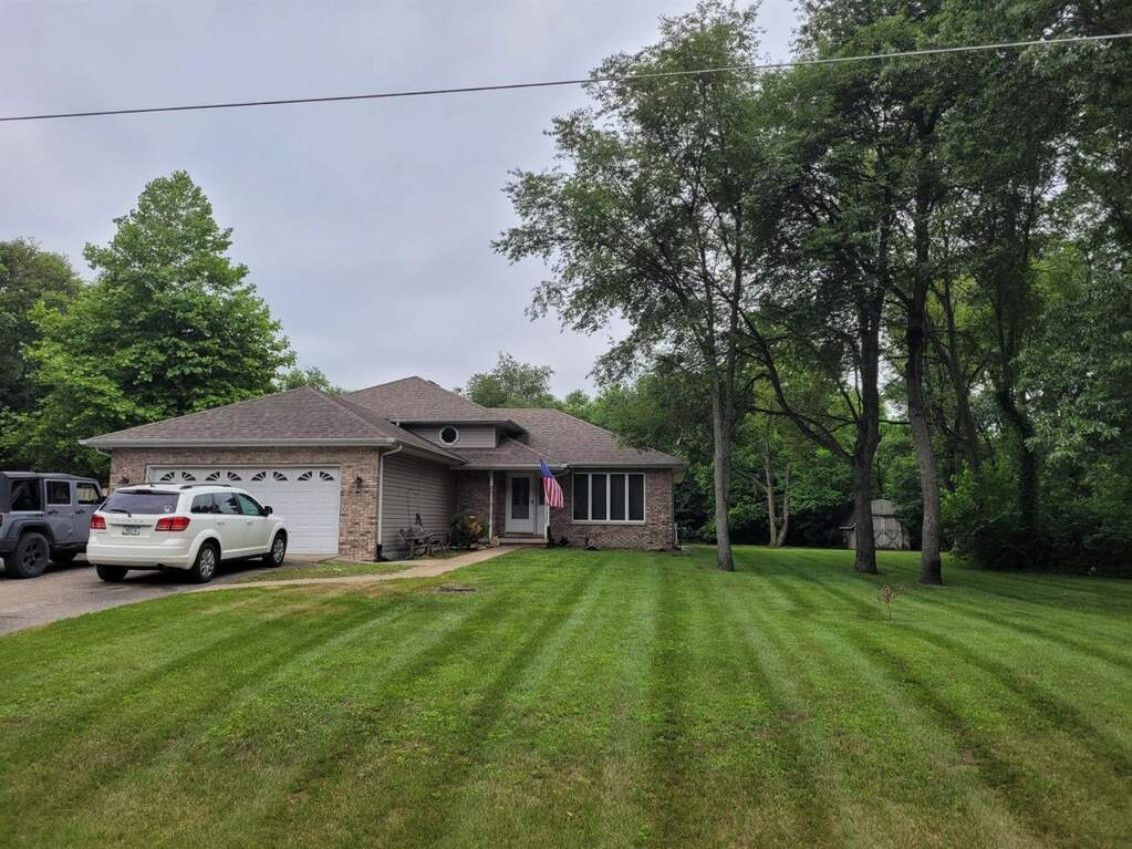 10854 NW Makeever Drive 32 Demotte, IN 46310 MLS 496629 properties