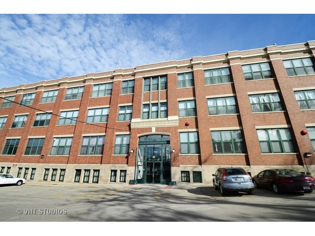 601 Linden Place #115 Evanston, IL 60202 | @properties 601 Linden Place #115 Evanston, IL 60202 | @properties