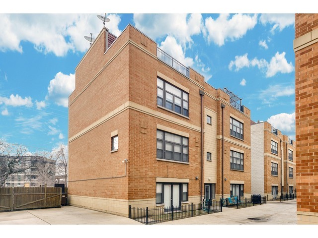 2324 W Bloomingdale Avenue #B Chicago, IL 60647 | MLS ...
