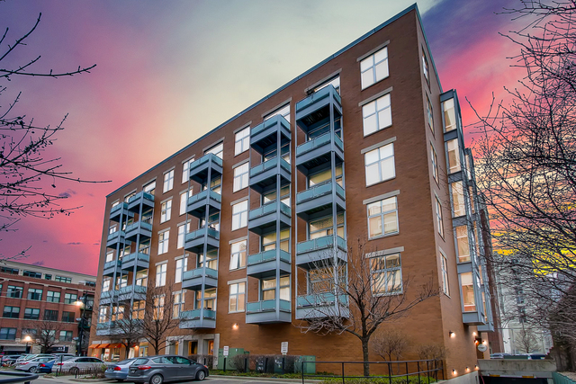 939 W Madison Street #210 Chicago, IL 60607 | MLS# 09581561 | @properties
