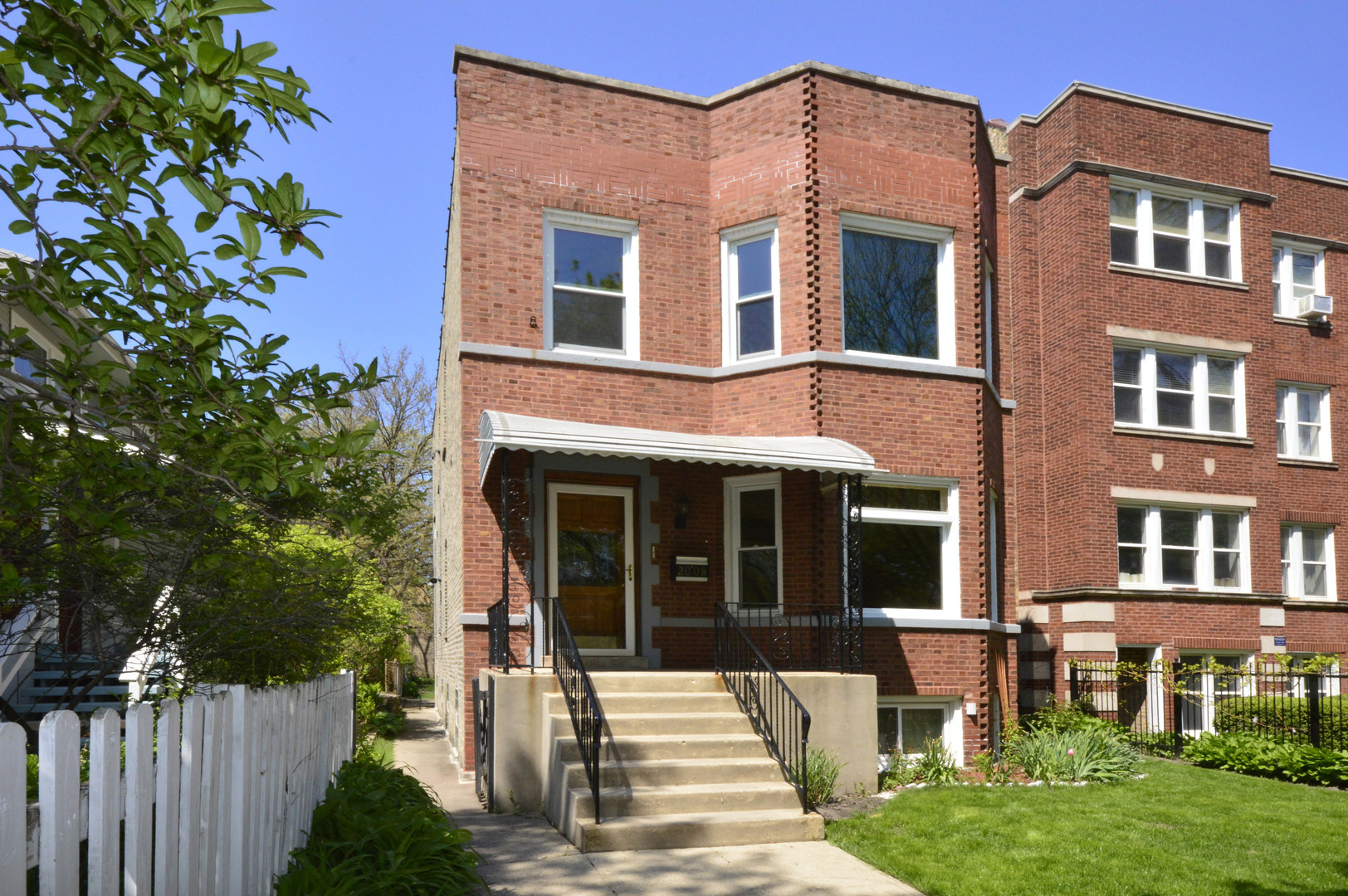 2008 W Estes Avenue Chicago, IL 60645 MLS 09622021 properties