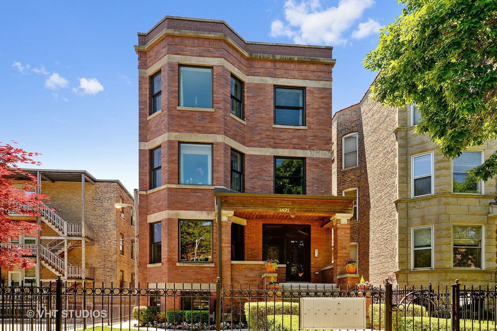 1421 W Carmen Avenue 2N Chicago, IL 60640 MLS 09654298 properties