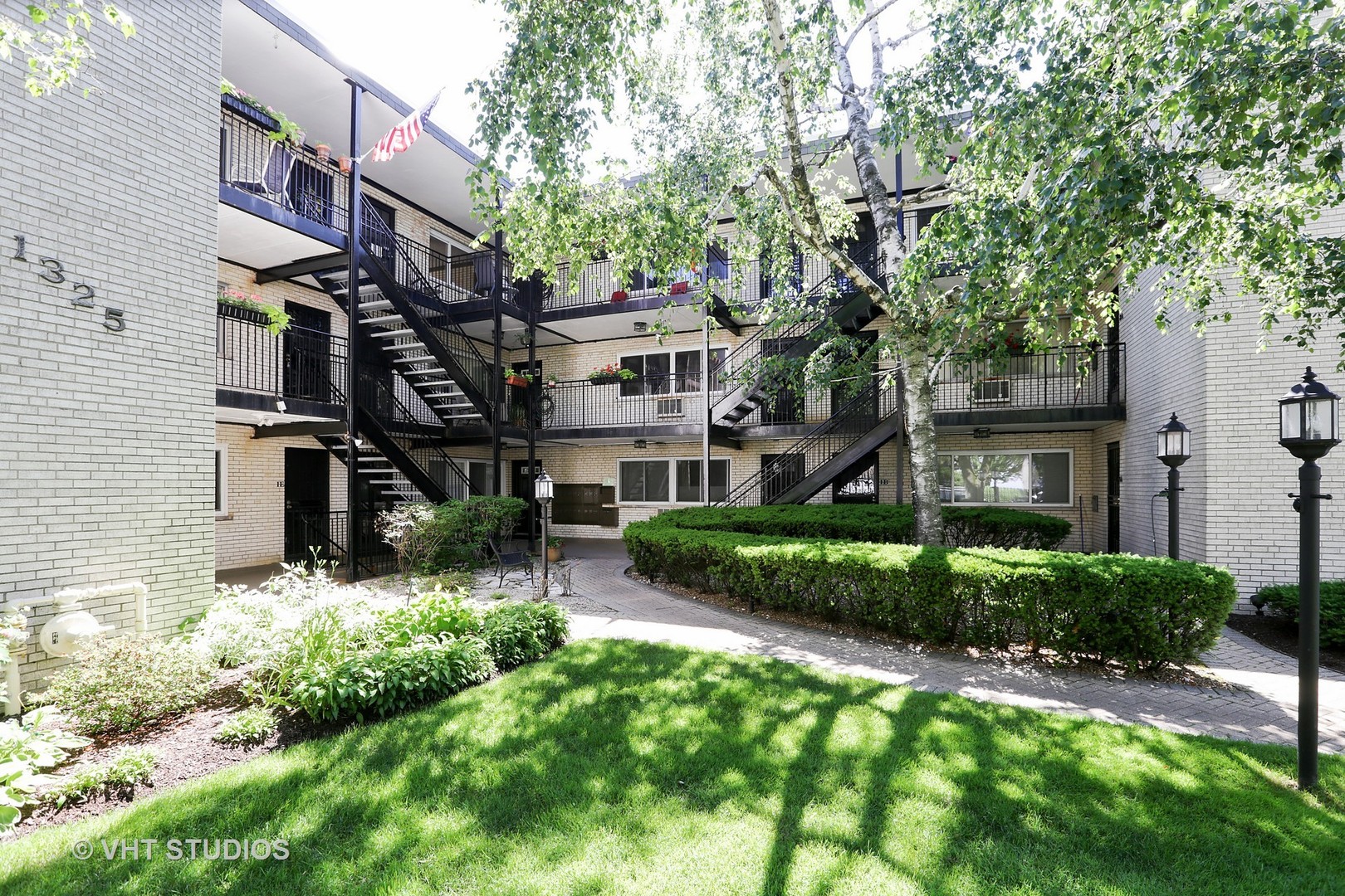 1325 W Birchwood Avenue 3B Chicago, IL 60626 MLS 09670344 properties