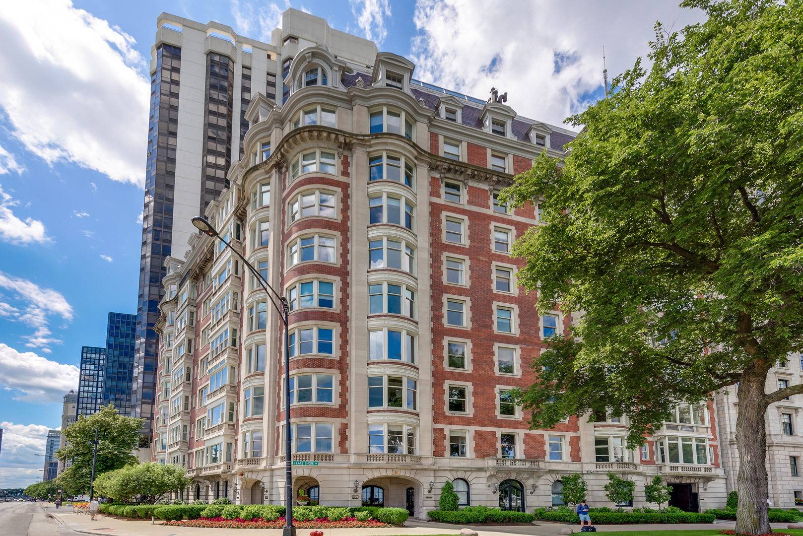 999 N Lake Shore Drive 6B Chicago, IL 60611 MLS 09675263 properties