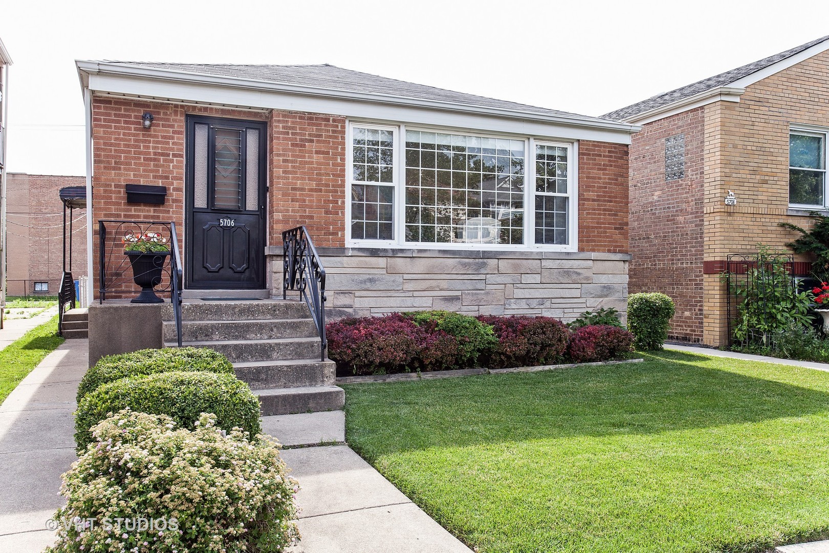 5706 N Jersey Avenue Chicago, IL 60659 MLS 09686026 properties