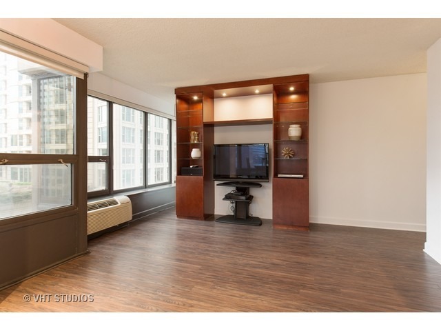 30 E Huron Street #1104 Chicago, Illinois 60611 - Image 2