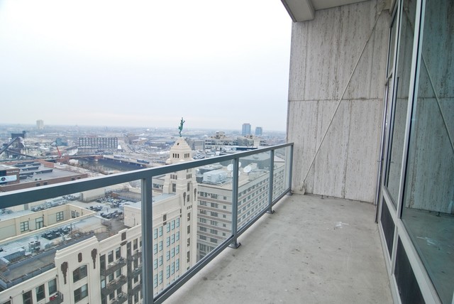 500 W Superior Street #1501 Chicago, Illinois 60654 - Image 12