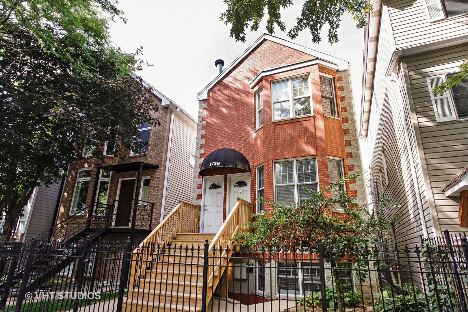 1728 W Barry Avenue 1 Chicago, IL 60657 MLS 09730608 properties