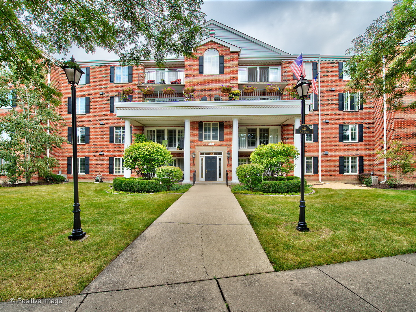 326 Park Avenue 6 Clarendon Hills, IL 60514 MLS 09745923 properties