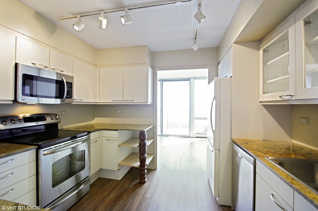 339 W Barry Avenue #25A Chicago, Illinois 60657 - Image 6