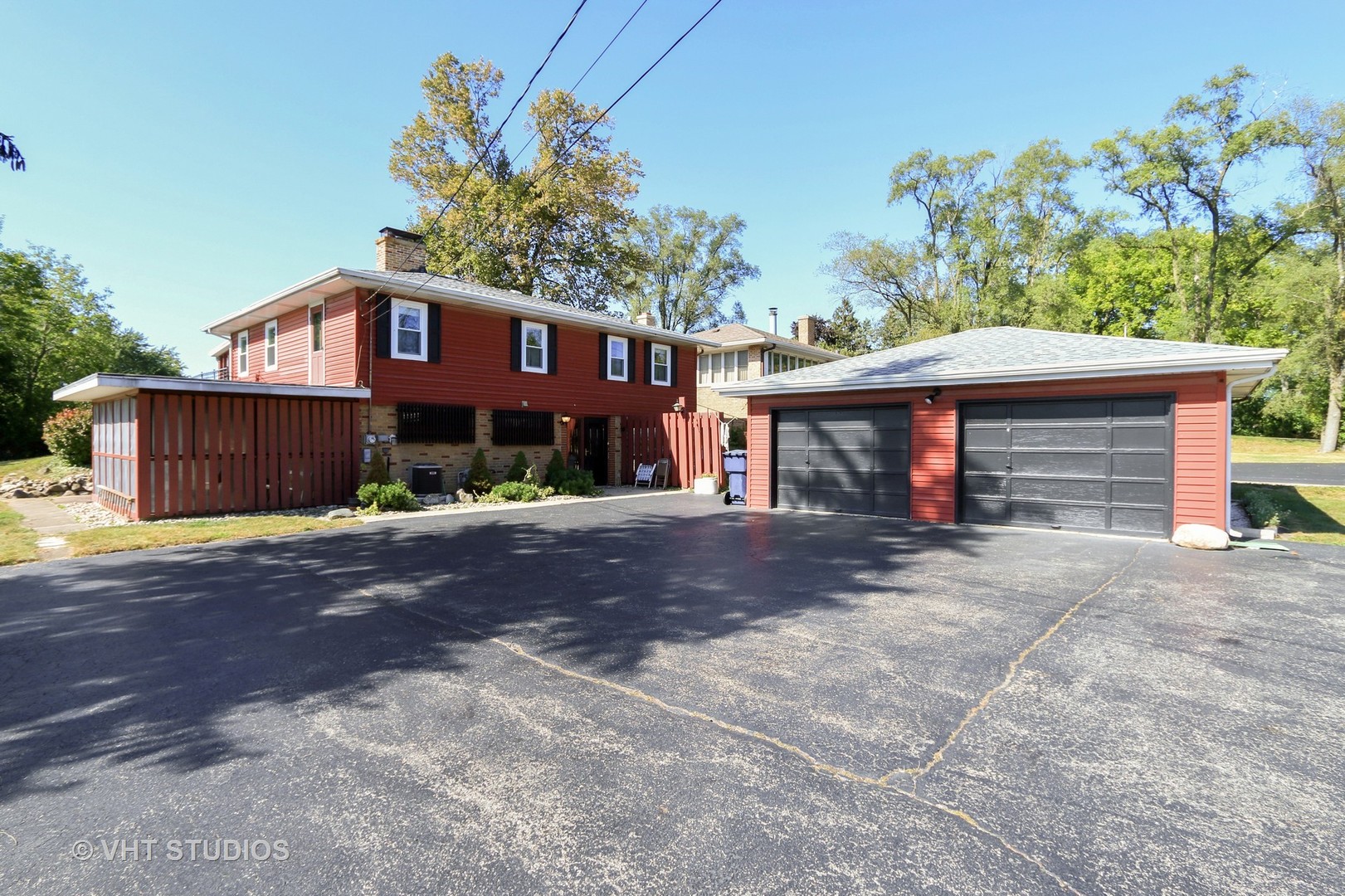 2440 E Bonnie Brook Lane Waukegan, IL 60087 MLS 09758814 properties