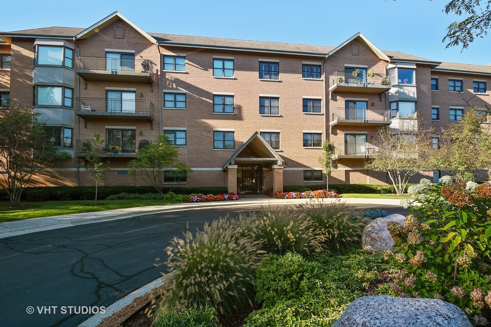 20 Trafalgar Square 205 Lincolnshire, IL 60069 MLS 09767342