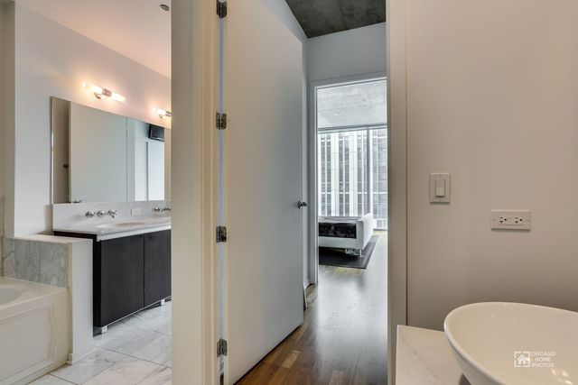 600 N Fairbanks Court #1604 Chicago, Illinois 60611 - Image 21