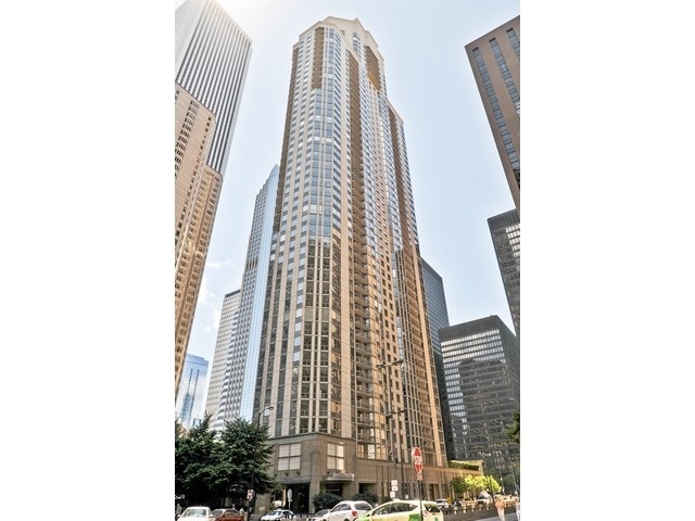 222 N Columbus Drive #2407 Chicago, Illinois 60601 - Image 1