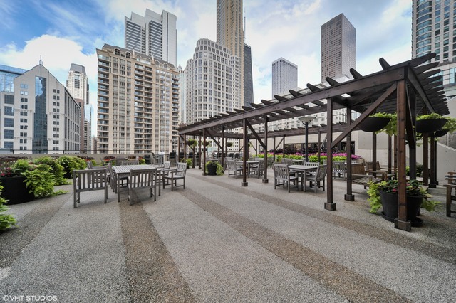 30 E Huron Street #5002 Chicago, Illinois 60611 - Image 12