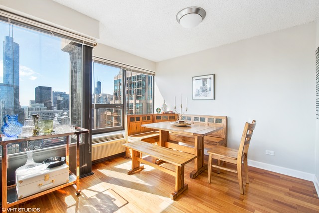 30 E Huron Street #5002 Chicago, Illinois 60611 - Image 6