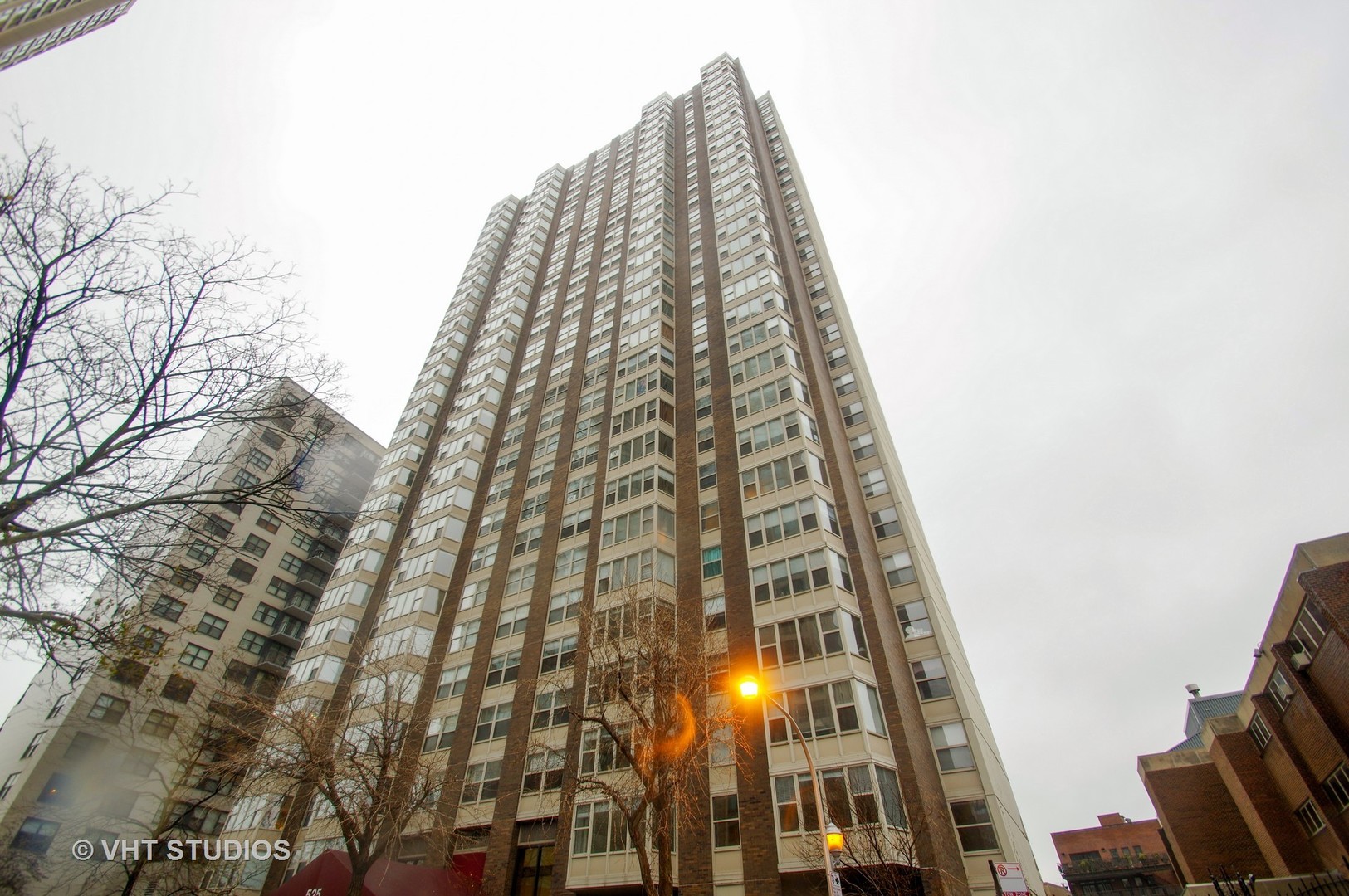 525 W Hawthorne Place 2208 Chicago, IL 60657 MLS 09805229 properties