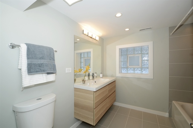 4146 N Central Park Avenue Chicago, Illinois 60618 - Image 18