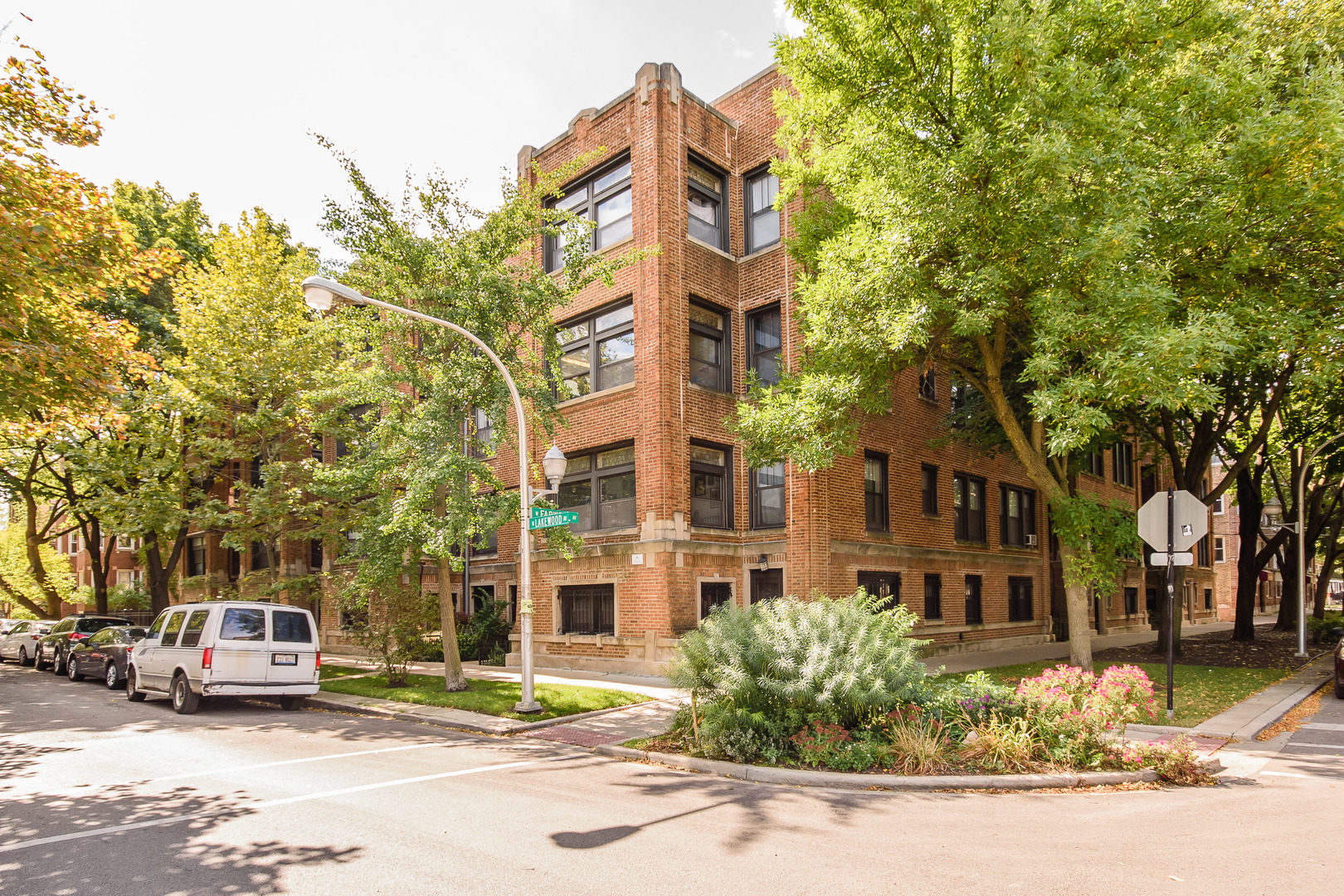 6830 N Lakewood Avenue 1 Chicago, IL 60626 MLS 09863993 properties