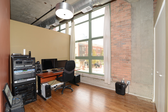 2001 S Calumet Avenue #201 Chicago, Illinois 60616 - Image 9