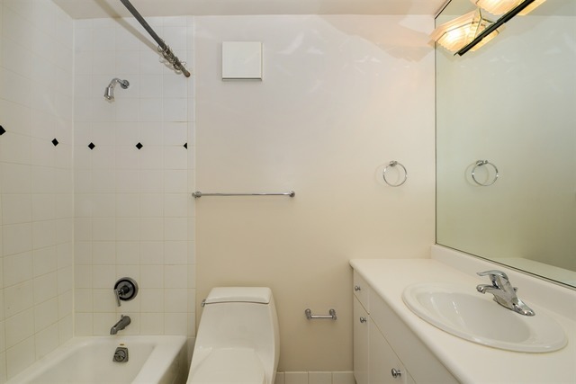 111 E Chestnut Street #34G Chicago, Illinois 60611 - Image 6