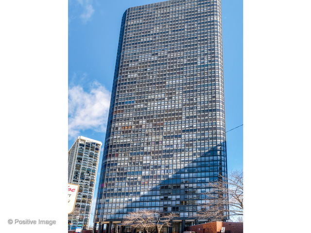 5415 N Sheridan Road #802 Chicago, Illinois 60640 - Image 1