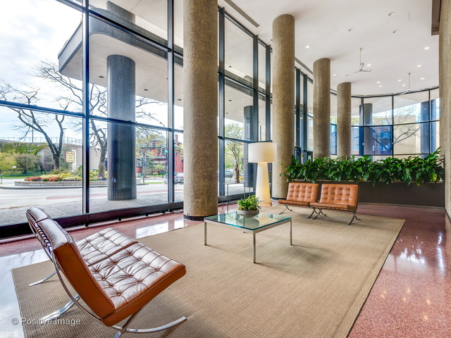 5415 N Sheridan Road #802 Chicago, Illinois 60640 - Image 2