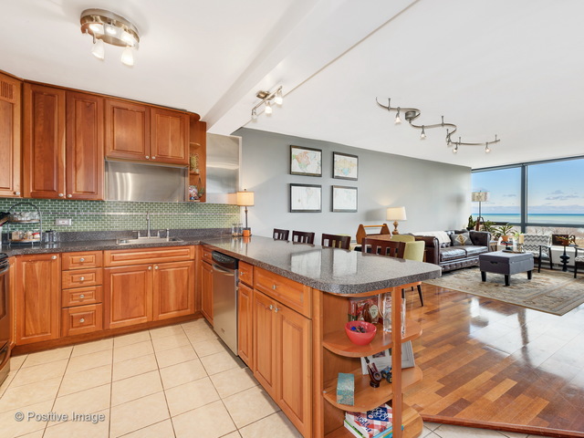 5415 N Sheridan Road #802 Chicago, Illinois 60640 - Image 3