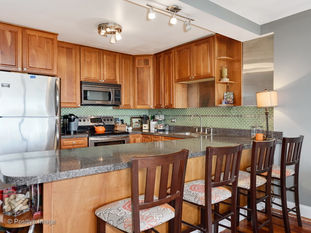 5415 N Sheridan Road #802 Chicago, Illinois 60640 - Image 5